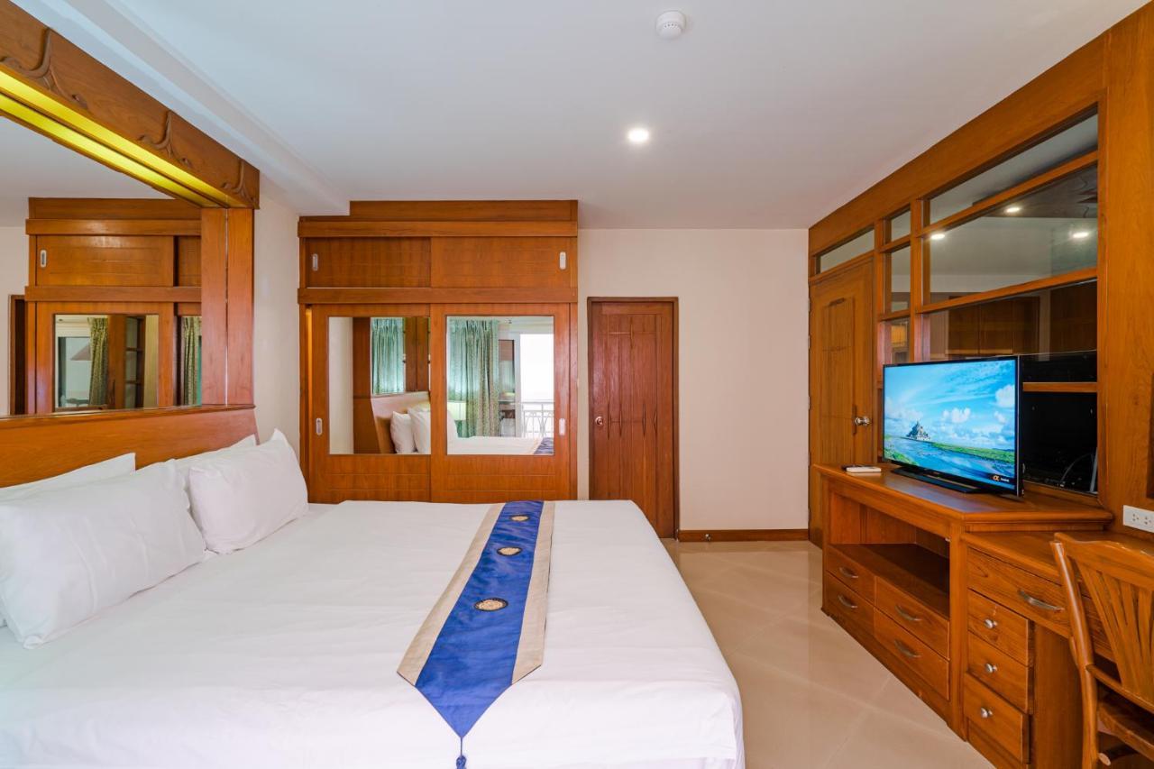 Whitehouse Condotel Pattaya Esterno foto
