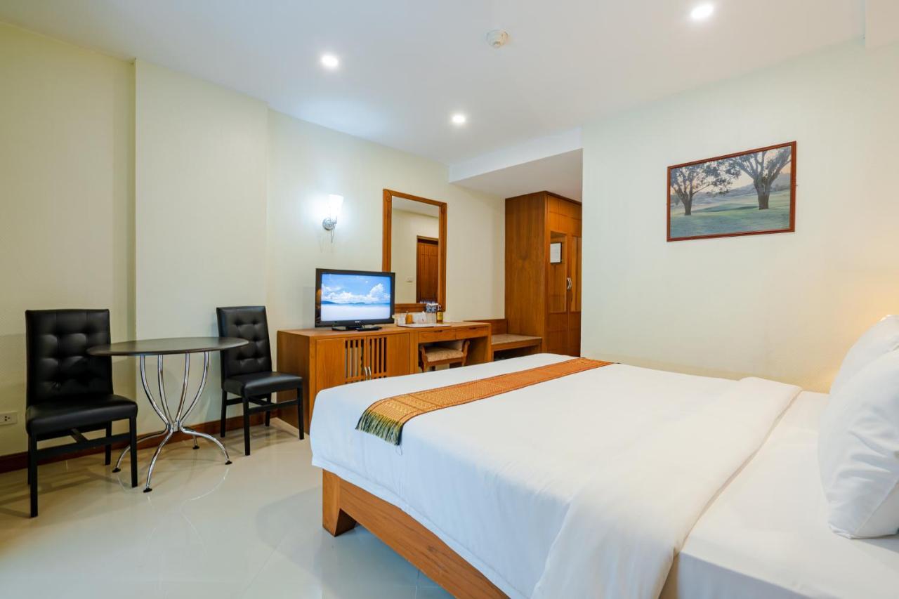 Whitehouse Condotel Pattaya Esterno foto